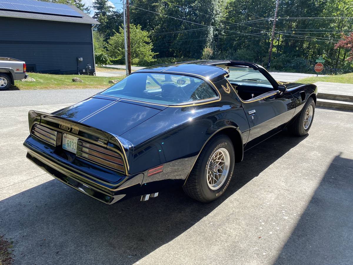 00v0v_2e9efHMDb2B_0x20oM_1200x900